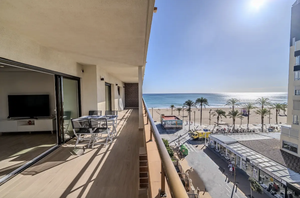 Appartement avec une vue splendide à San Juan - Alicante - Espagne - PRIX - 575 000 € 🧐 575 000 € | Chambres 3 | Salles de bains 2 | Superficie 140 m² | TERRASSE - 25 m² |