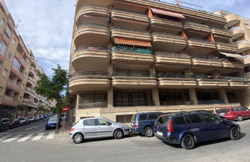 Appartement - Torrevieja (Playa del cura) - Prix 134.700 € Chambres 3 | Bains 1 | Superficie 91 m² | Plage à 200m | Garage -Terrasse- Ascenseur
